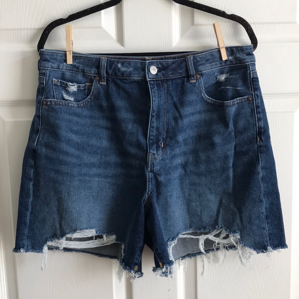 AEO Relaxed Mom Short / Size 14